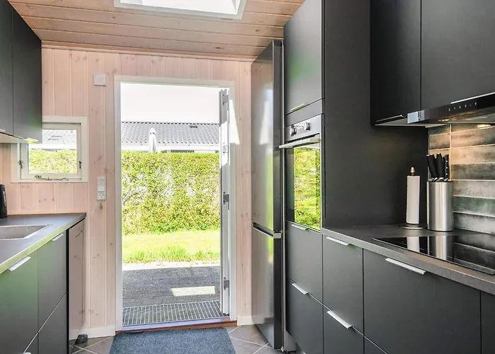 فندق 6 Person Holiday Home In Sjolund 4*