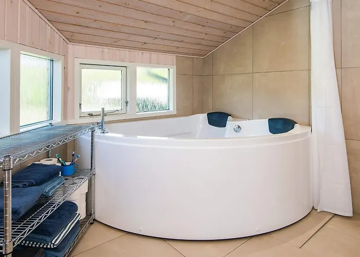 6 Person Holiday Home In Sjolund 4*