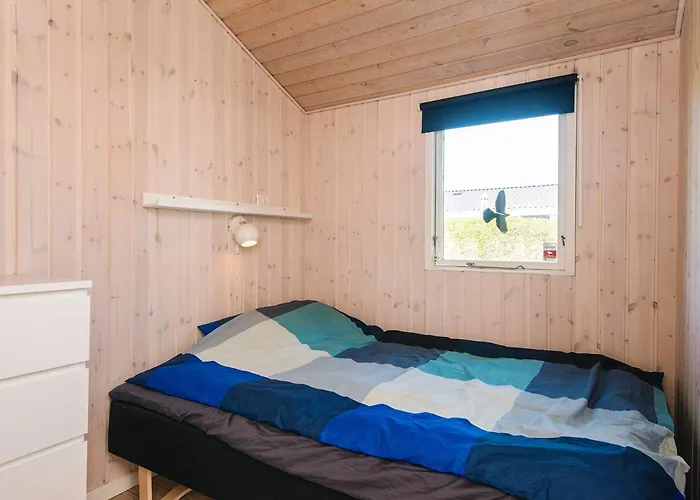 6 Person Holiday Home In Sjolund فندق