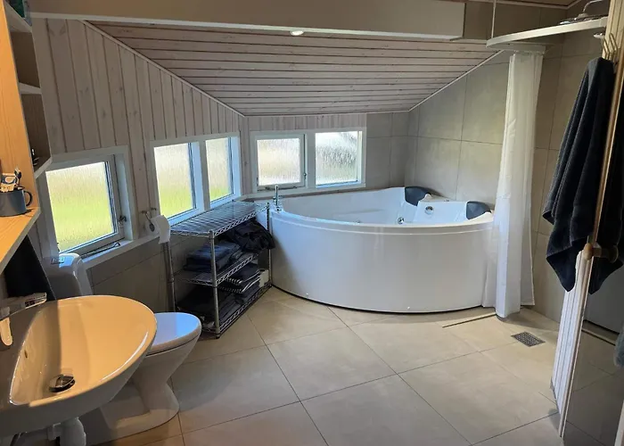 فندق 6 Person Holiday Home In Sjolund