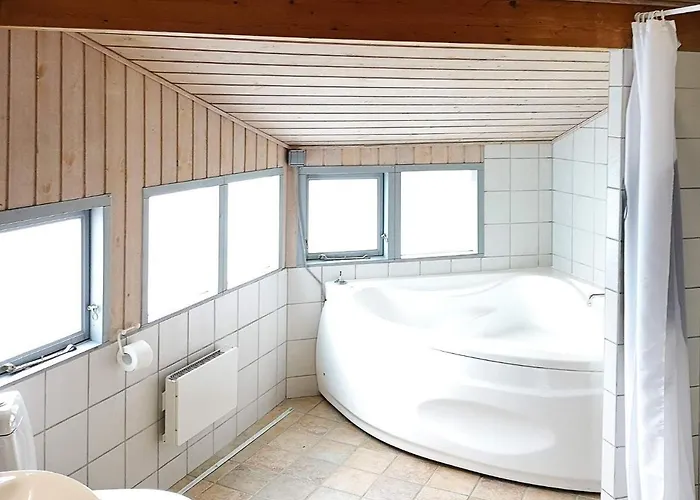 6 Person Holiday Home In Sjolund فندق 4*